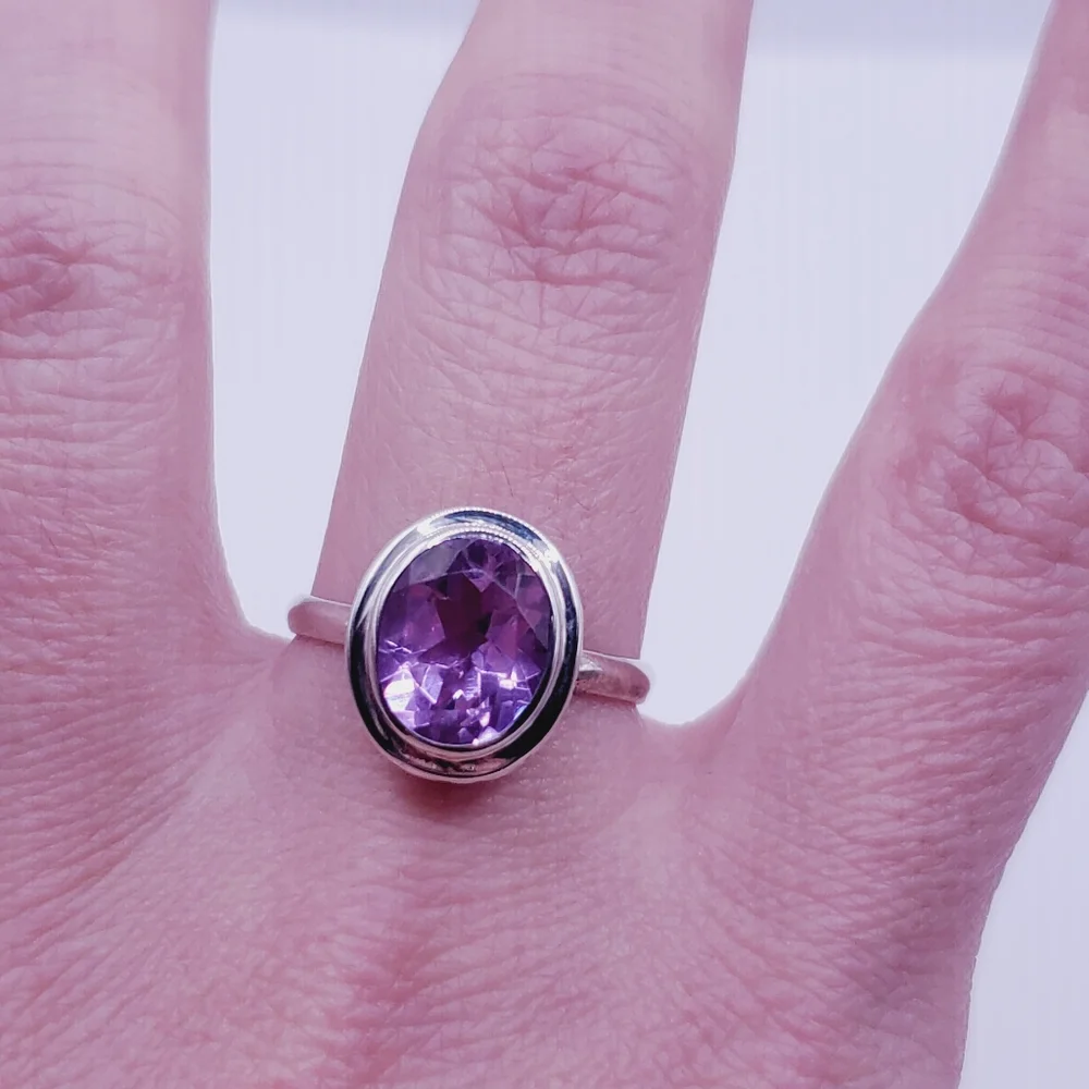 Bezel Set Oval Shaped Amethyst 925 Sterling Silver Heart Design Ring